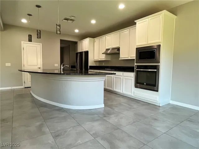 $3,385 | 7170 Cotton Bluff Street, Las Vegas, NV 89148