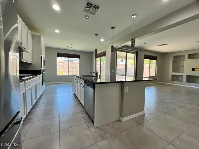 $3,385 | 7170 Cotton Bluff Street, Las Vegas, NV 89148