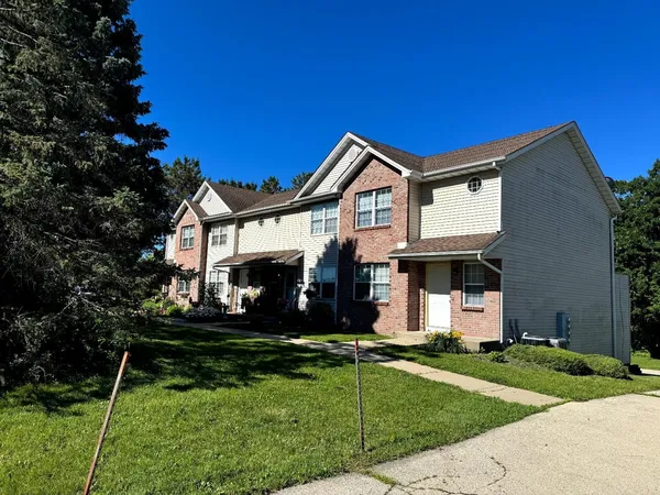 $650,000 | 11702 Parkway Drive, Roscoe, IL 61073