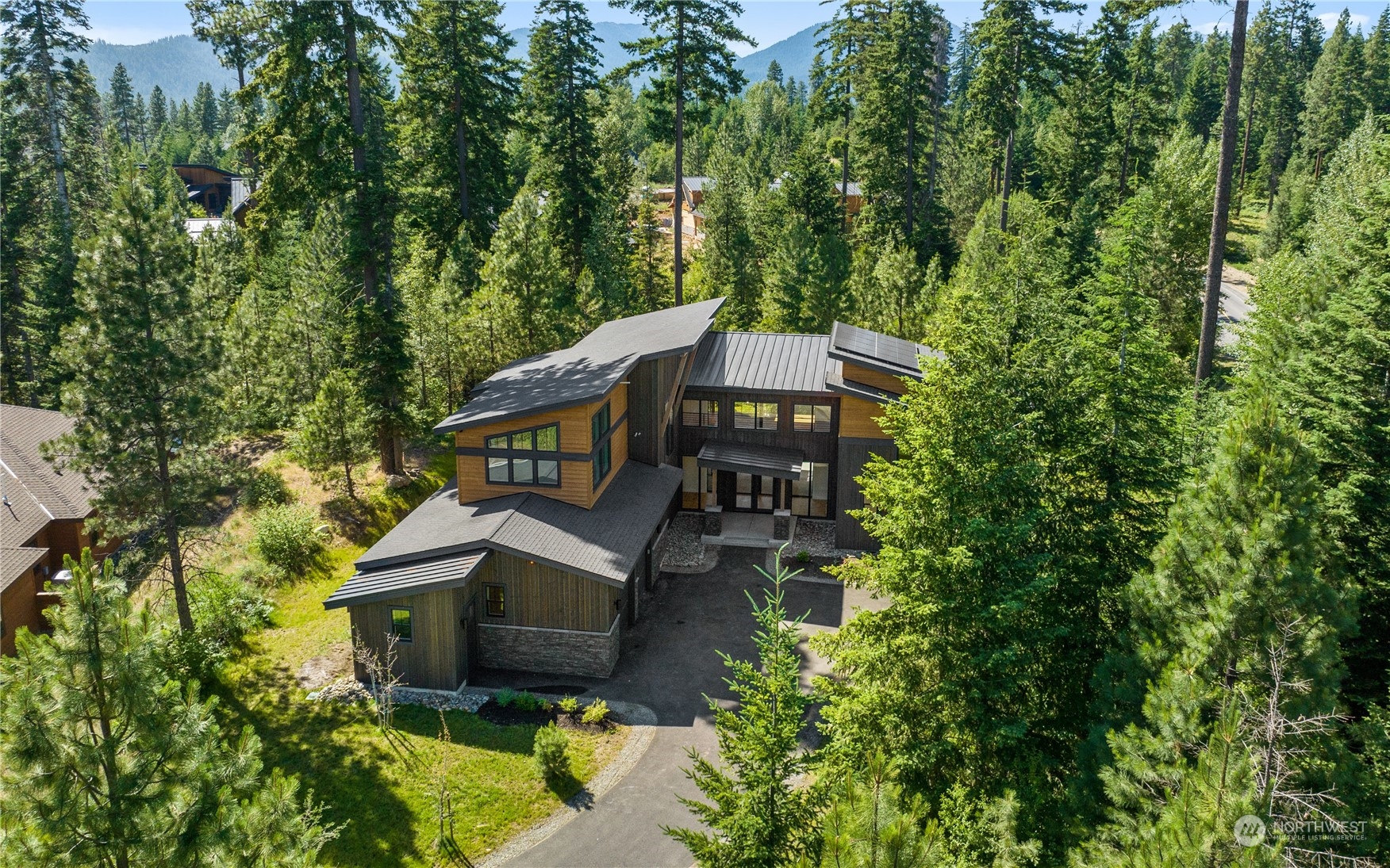 21 Kokanee Loop Cle Elum, WA 98922 - Photo 2 of 35 an aerial view of a house with a yard