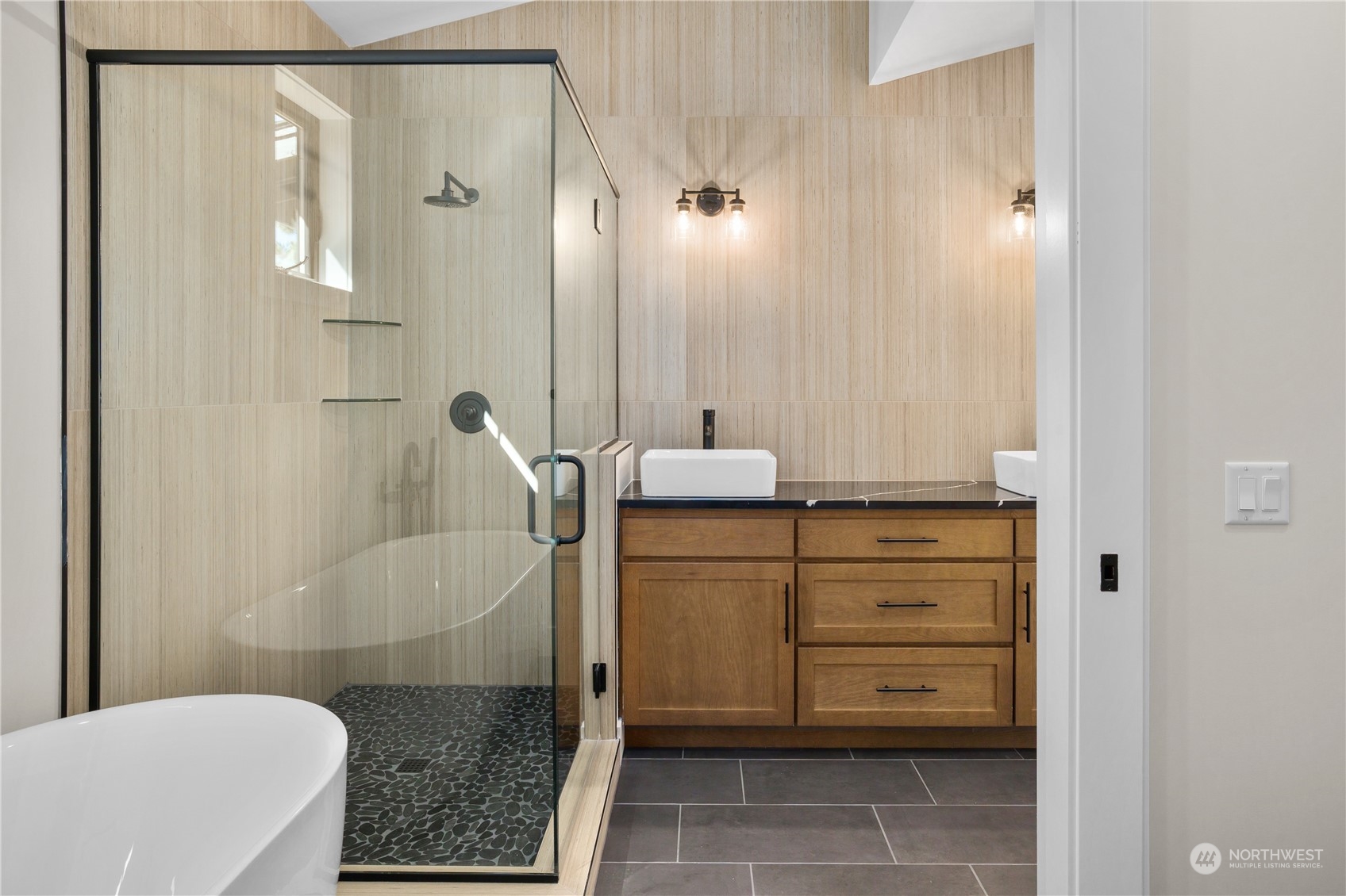 21 Kokanee Loop Cle Elum, WA 98922 - Photo 28 of 35 a bathroom with a sink and a mirror