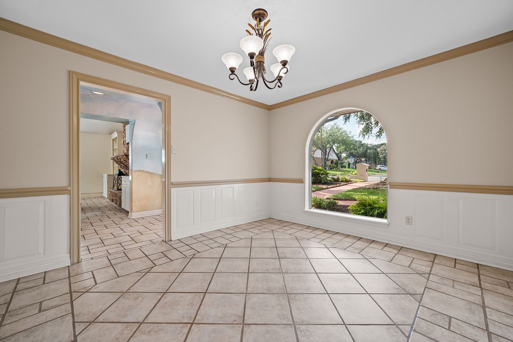 912 Waterview Street Portland, TX 78374 - Photo 15 of 40 Dining room/front office