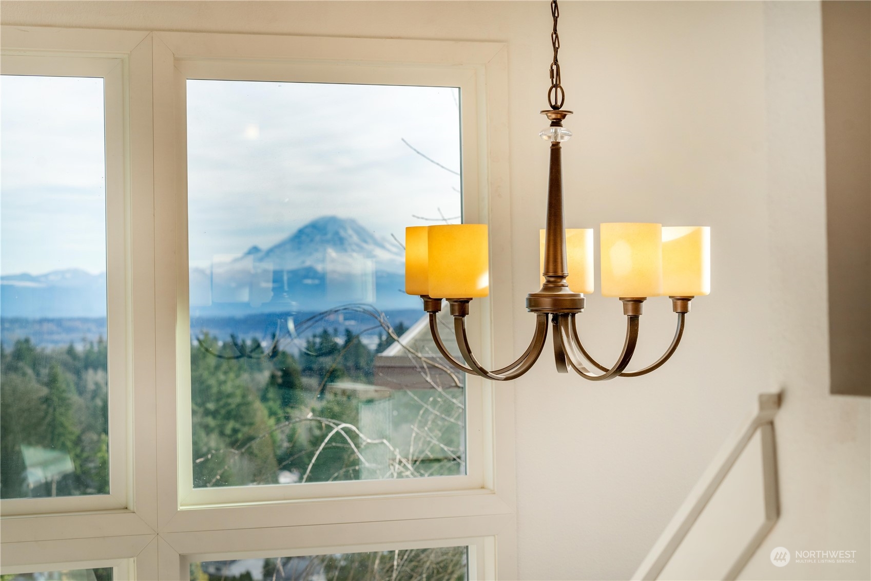 4234 South 252nd Place Kent, WA 98032 - Photo 3 of 5 a view of mirror in a room