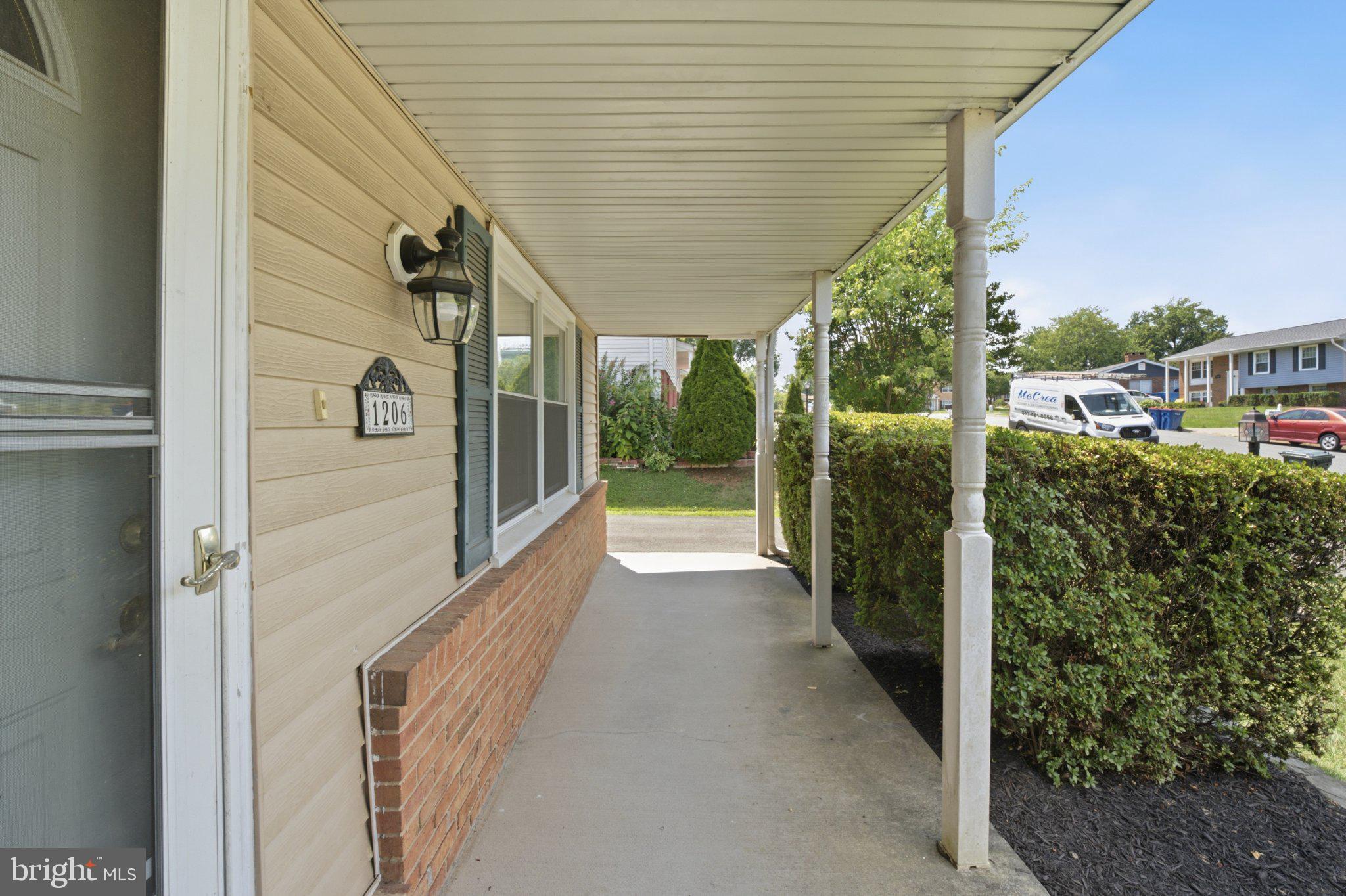 1206 East Iberia Road Sterling, VA 20164 - Photo 4 of 48 Welcoming entryway.