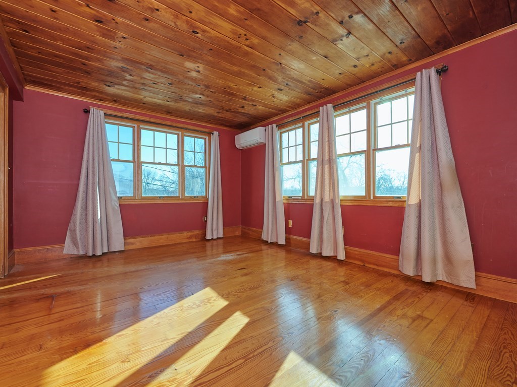 38 Endicott Road Stoneham, MA 02180 - Photo 14 of 27 Gallery Image 14