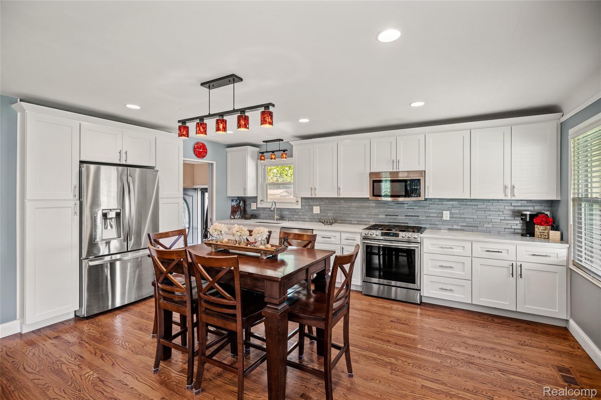 2447 Eastern Avenue Rochester, MI 48307 - Photo 7 of 41 Eastern-9.jpg