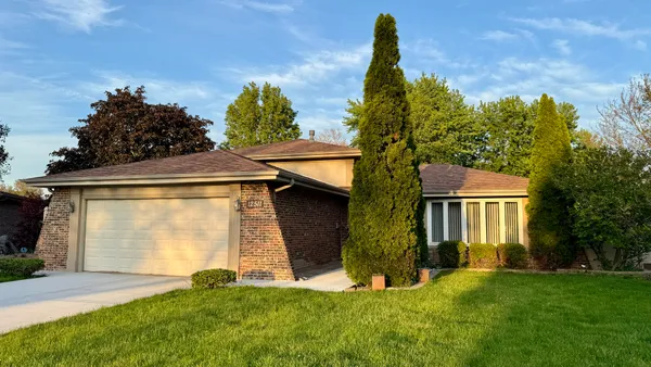 $399,900 | 12511 South Mayfield Avenue, Alsip, IL 60803