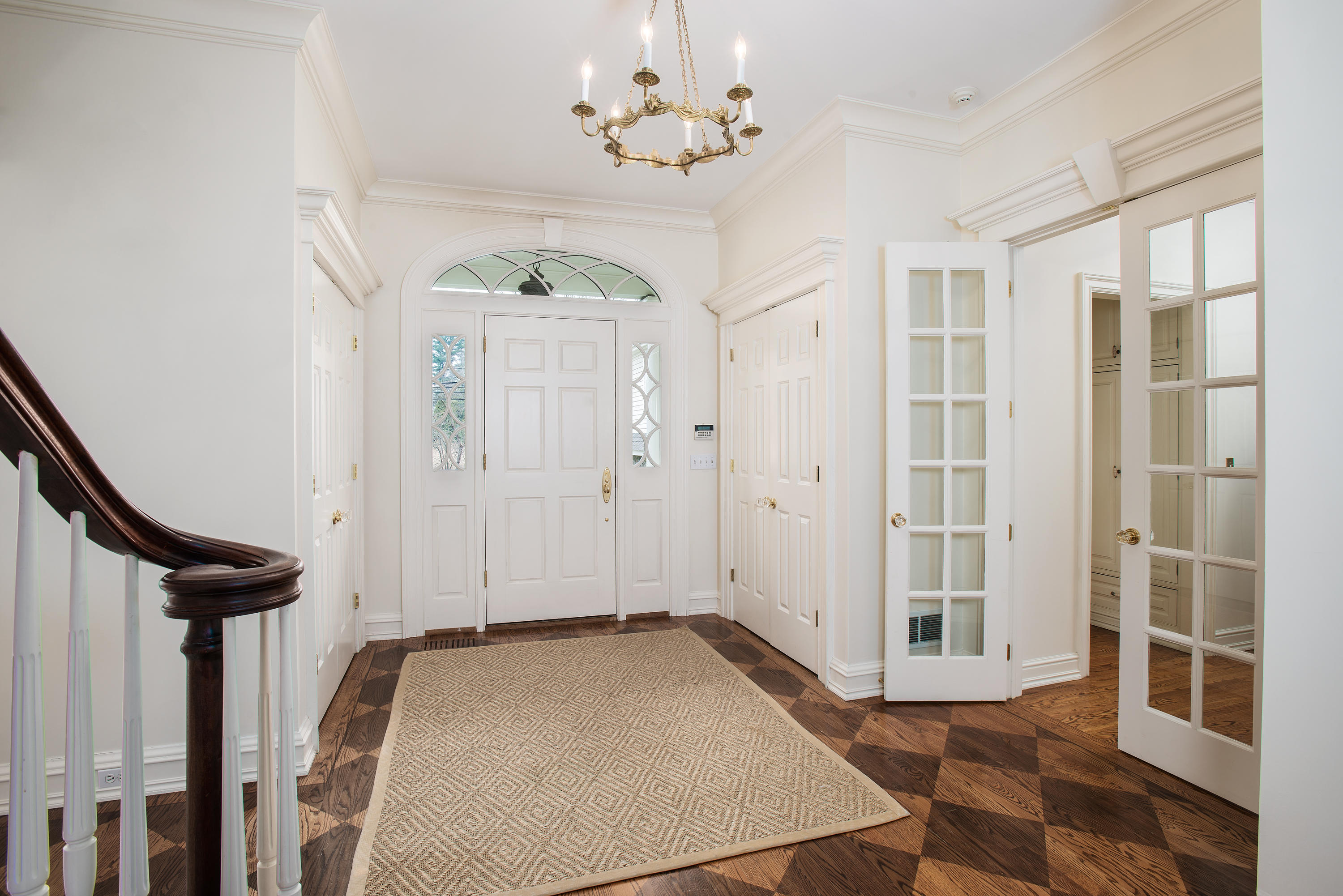 17 Searles Road Darien, CT 06820 - Photo 3 of 36