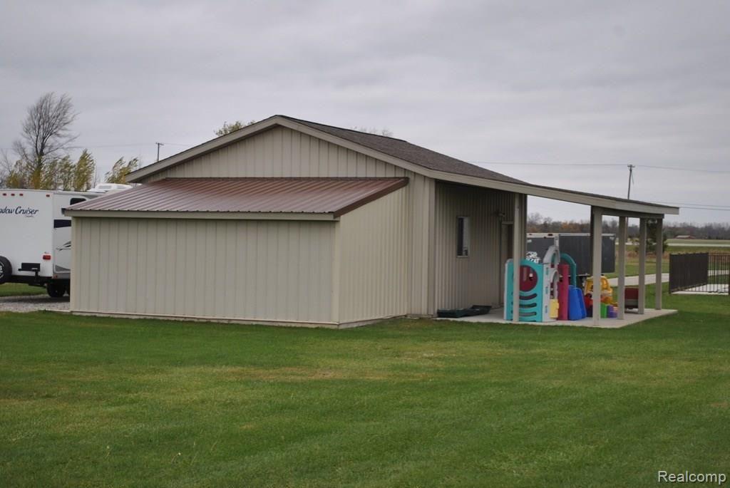 7329 South Custer Road Monroe, MI 48161 - Photo 24 of 26 DSC_0660.jpg