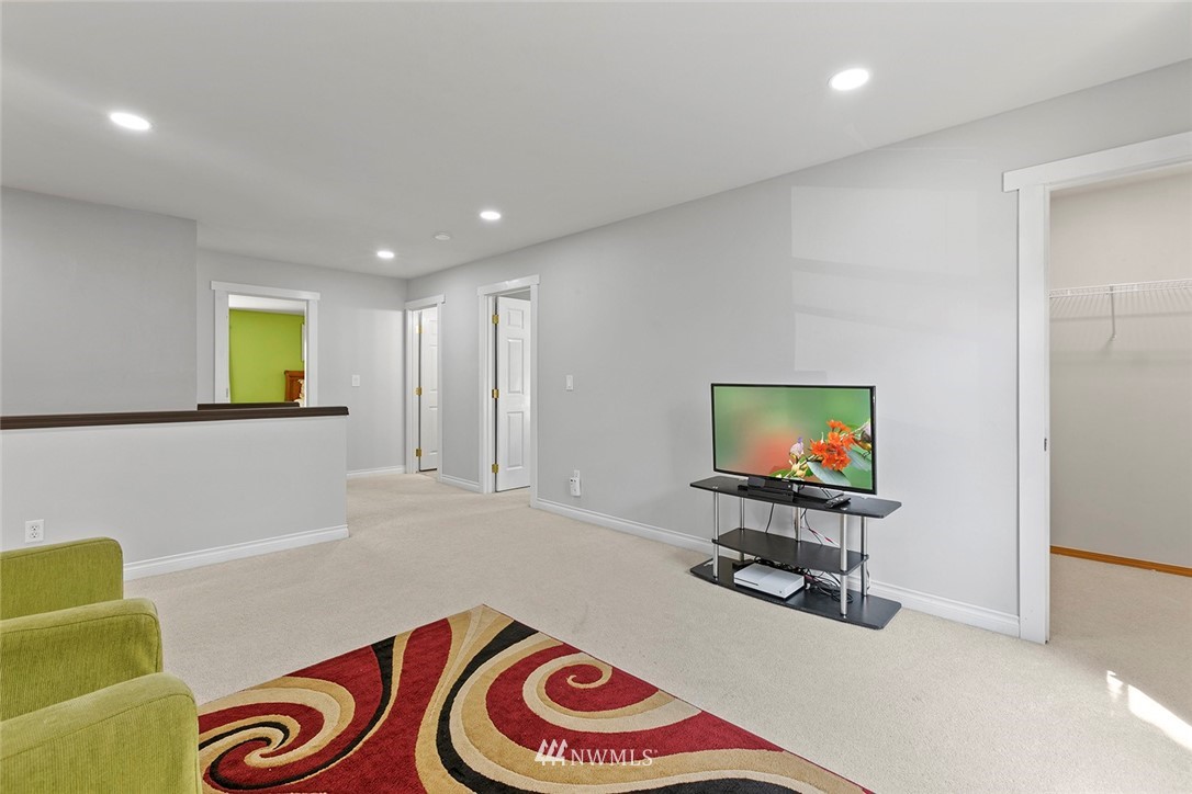 18805 1st Place West Bothell, WA 98012 - Photo 20 of 31 Gallery Image 20
