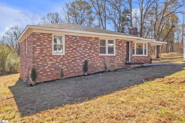 $199,000 | 128 Dagnall Circle, Laurens, SC 29360