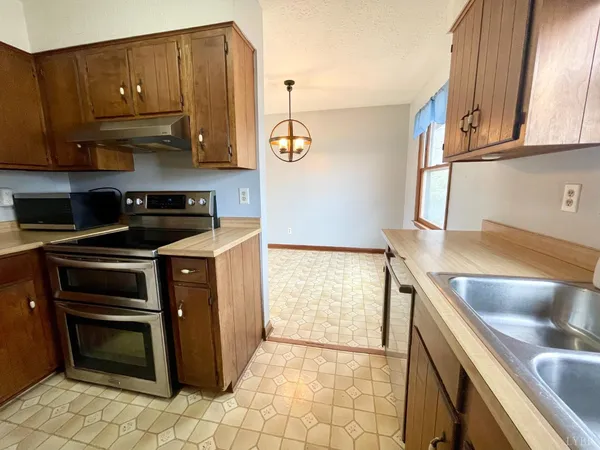 $239,900 | 1117 Granite Drive, Bedford, VA 24523