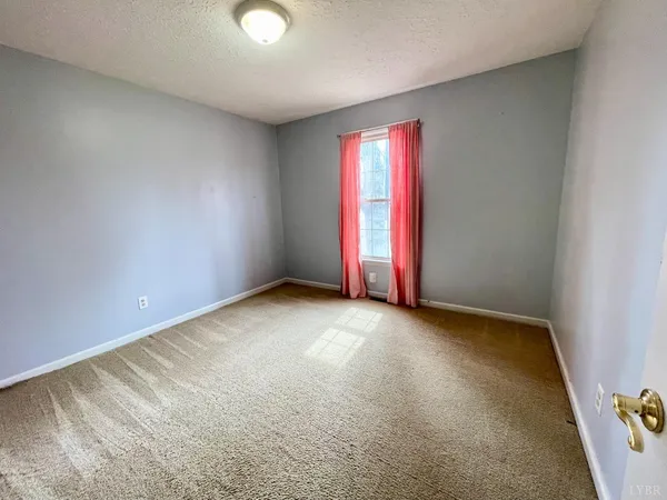 $239,900 | 1117 Granite Drive, Bedford, VA 24523