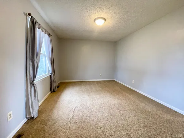 $239,900 | 1117 Granite Drive, Bedford, VA 24523