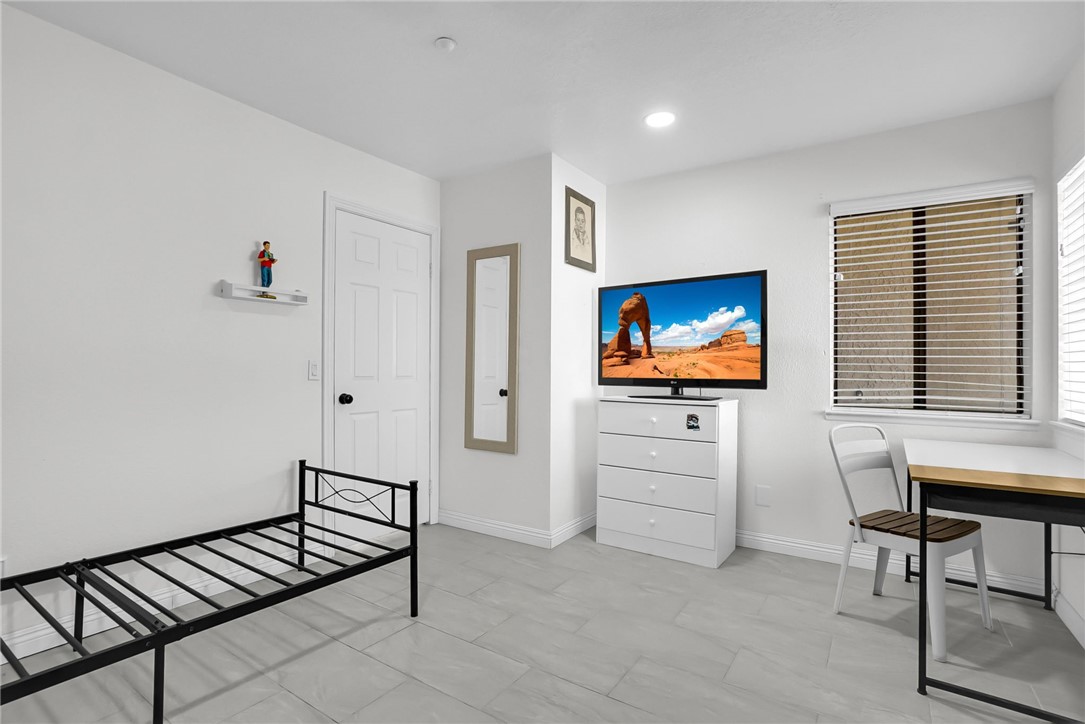 13451 Sonora Road Phelan, CA 92371 - Photo 17 of 35
