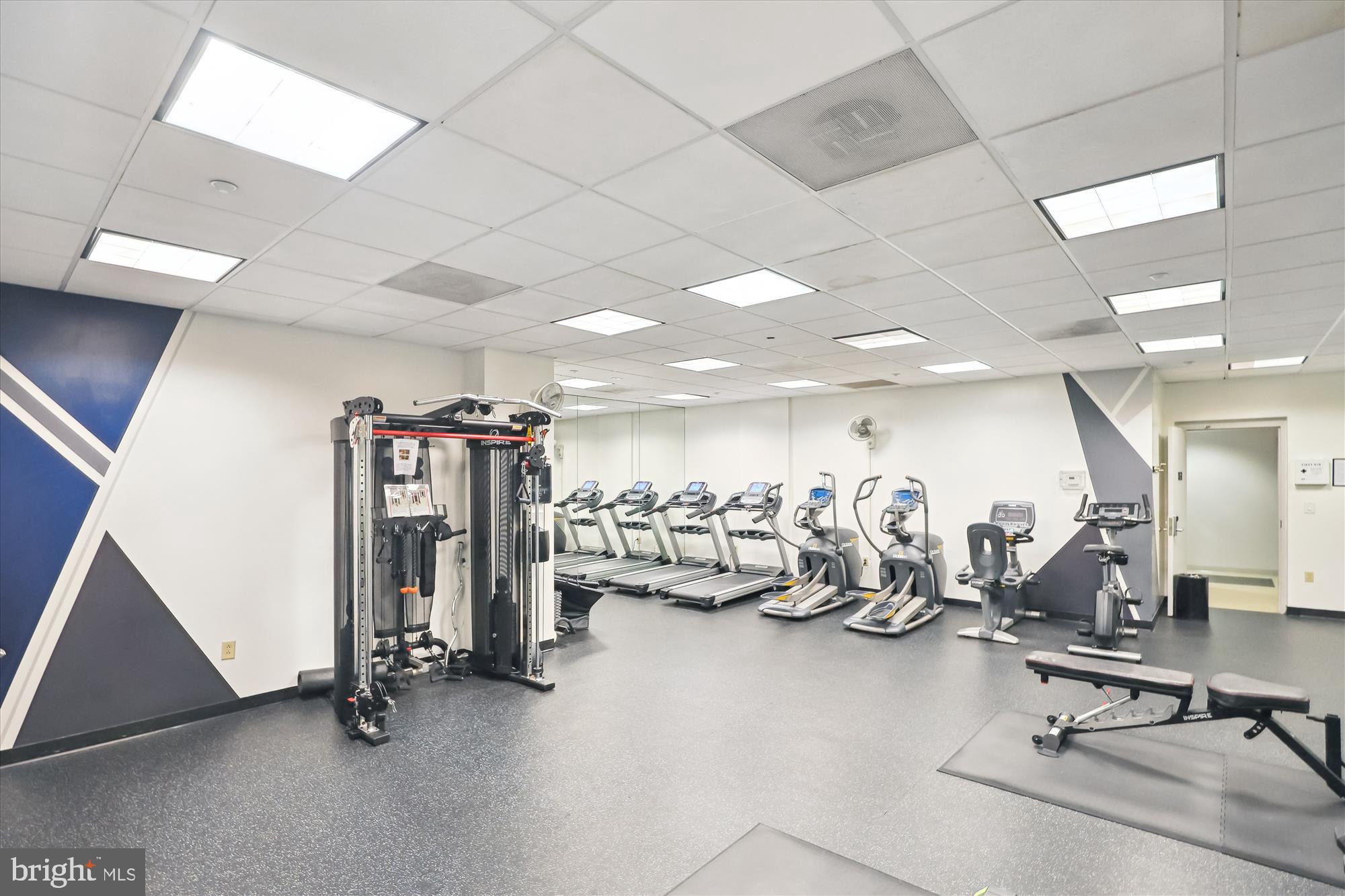 1150 K Street Northwest, Unit 706 Washington, DC 20005 - Photo 28 of 34 a view of a room with gym equipment