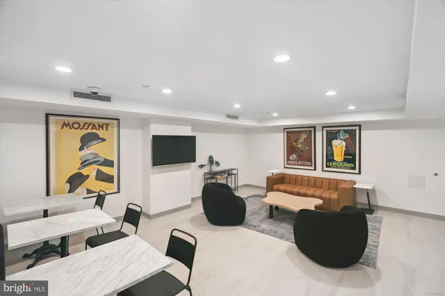 a car parked in front of a building