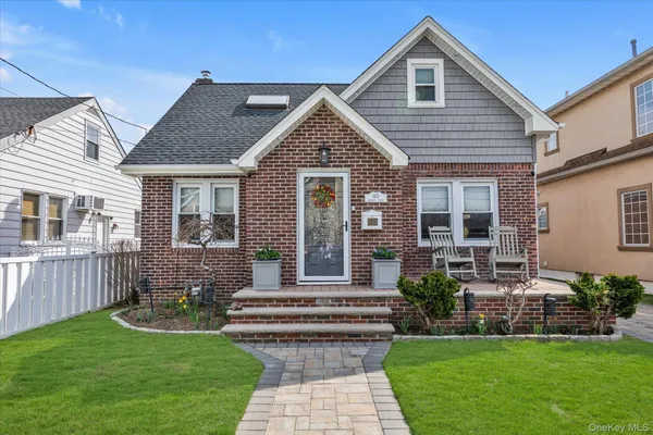 $699,000 | 163 Hoffman Street, Franklin Square, NY 11010