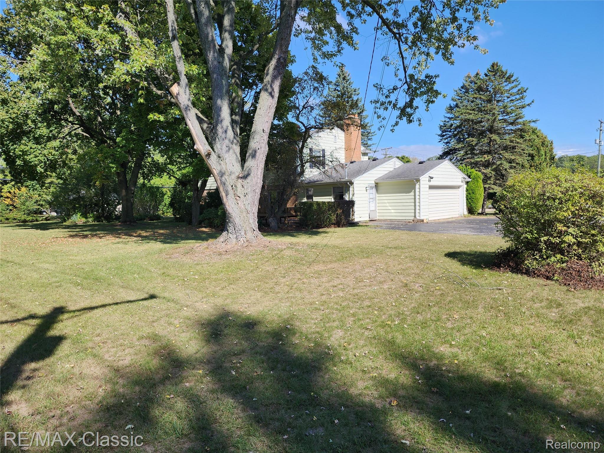 6965 North Adams Road Bloomfield Hills, MI 48304 - Photo 32 of 39 2025-09-25 14.24.12.jpg