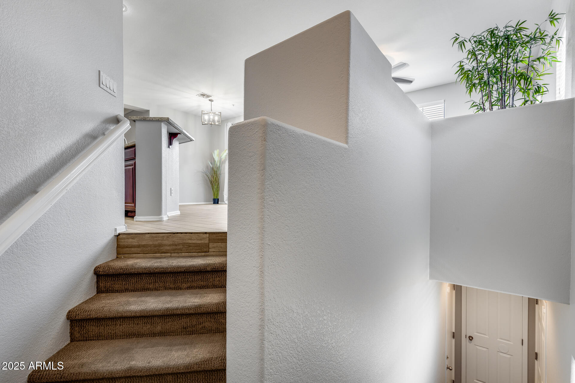 2941 East Darrow Street Phoenix, AZ 85042 - Photo 14 of 48 a view of entryway