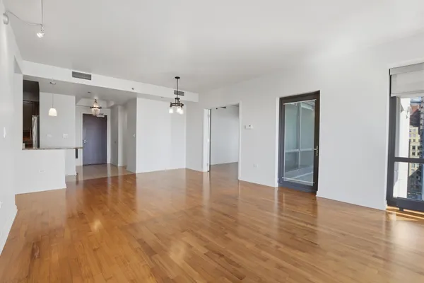 $875,000 | 130 North Garland Court, Unit 1803, Chicago, IL 60602