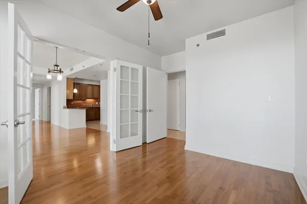 $875,000 | 130 North Garland Court, Unit 1803, Chicago, IL 60602