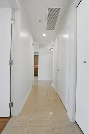 $875,000 | 130 North Garland Court, Unit 1803, Chicago, IL 60602