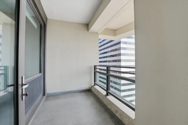 $875,000 | 130 North Garland Court, Unit 1803, Chicago, IL 60602