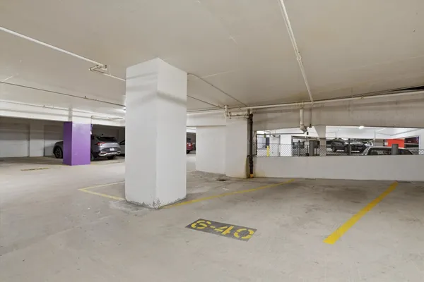 $875,000 | 130 North Garland Court, Unit 1803, Chicago, IL 60602