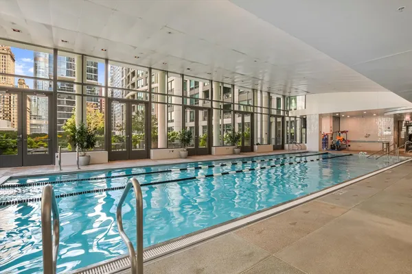 $875,000 | 130 North Garland Court, Unit 1803, Chicago, IL 60602