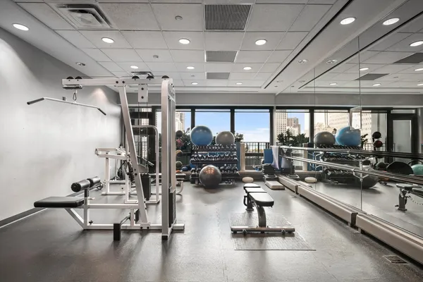 $875,000 | 130 North Garland Court, Unit 1803, Chicago, IL 60602
