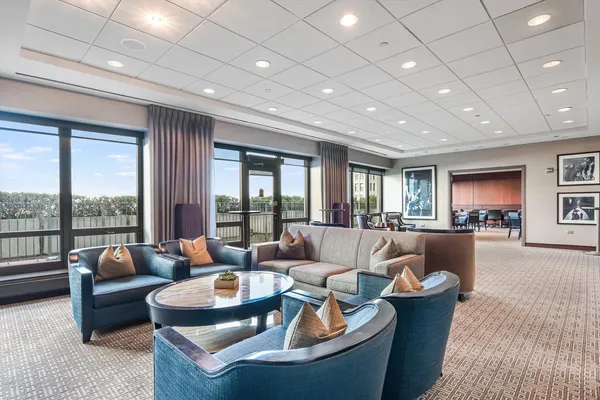 $875,000 | 130 North Garland Court, Unit 1803, Chicago, IL 60602