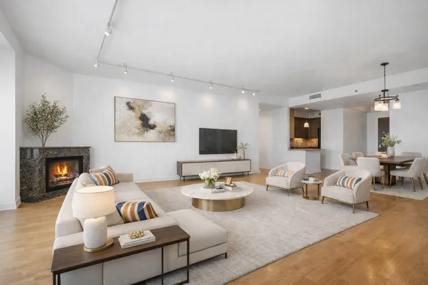 $875,000 | 130 North Garland Court, Unit 1803, Chicago, IL 60602