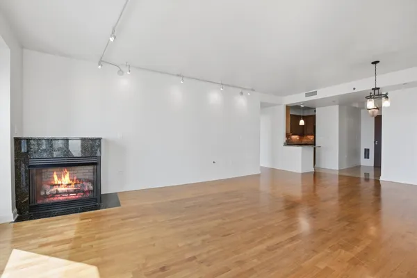 $875,000 | 130 North Garland Court, Unit 1803, Chicago, IL 60602