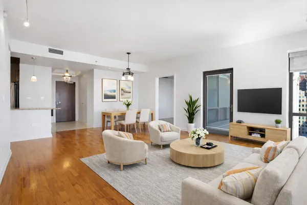 $875,000 | 130 North Garland Court, Unit 1803, Chicago, IL 60602