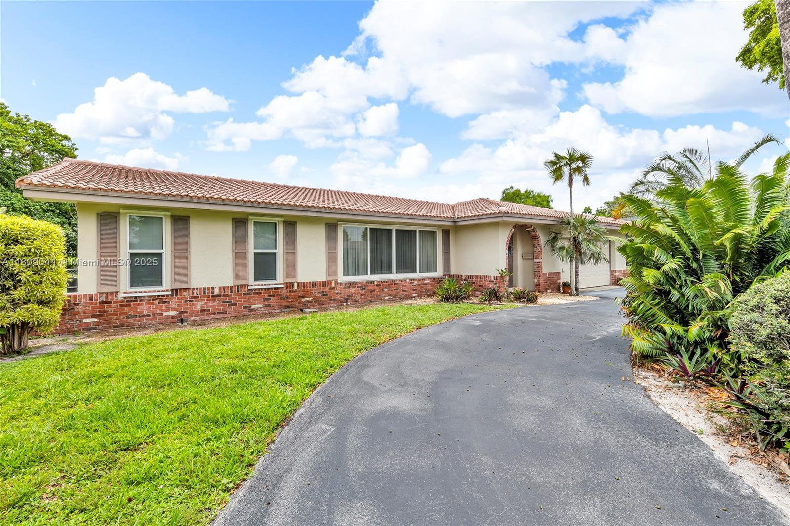 7541 Southwest 9th Street Plantation, FL 33317 - Photo 4 of 62