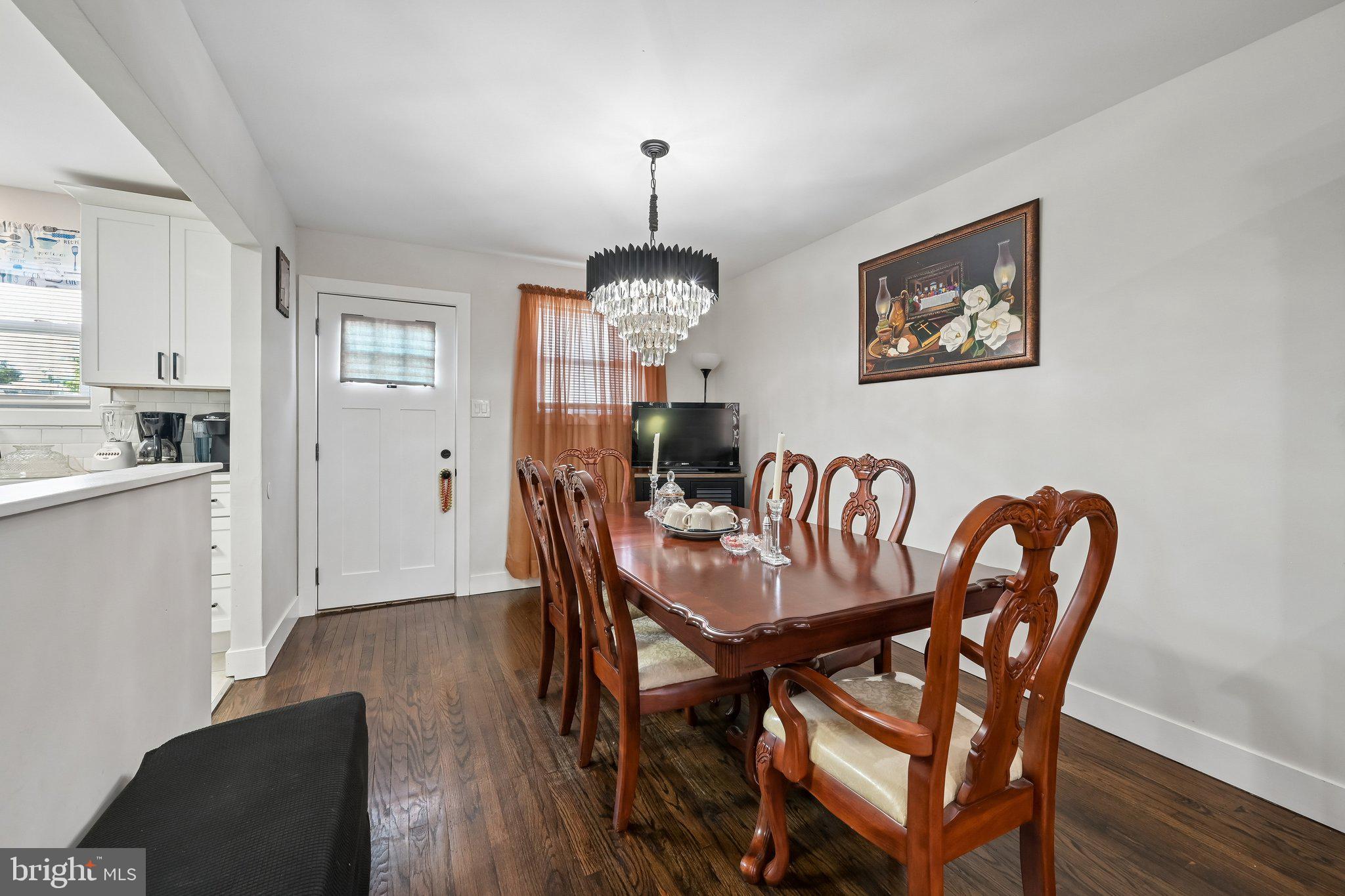 348 Peach Road Bellmawr, NJ 08031 - Photo 9 of 25 Dinning Room