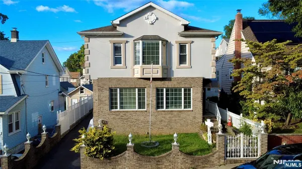 $900,000 | 51 Fairview Avenue, Bogota, NJ 07603