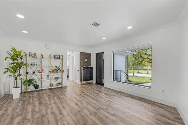 a view of livingroom with hardwood