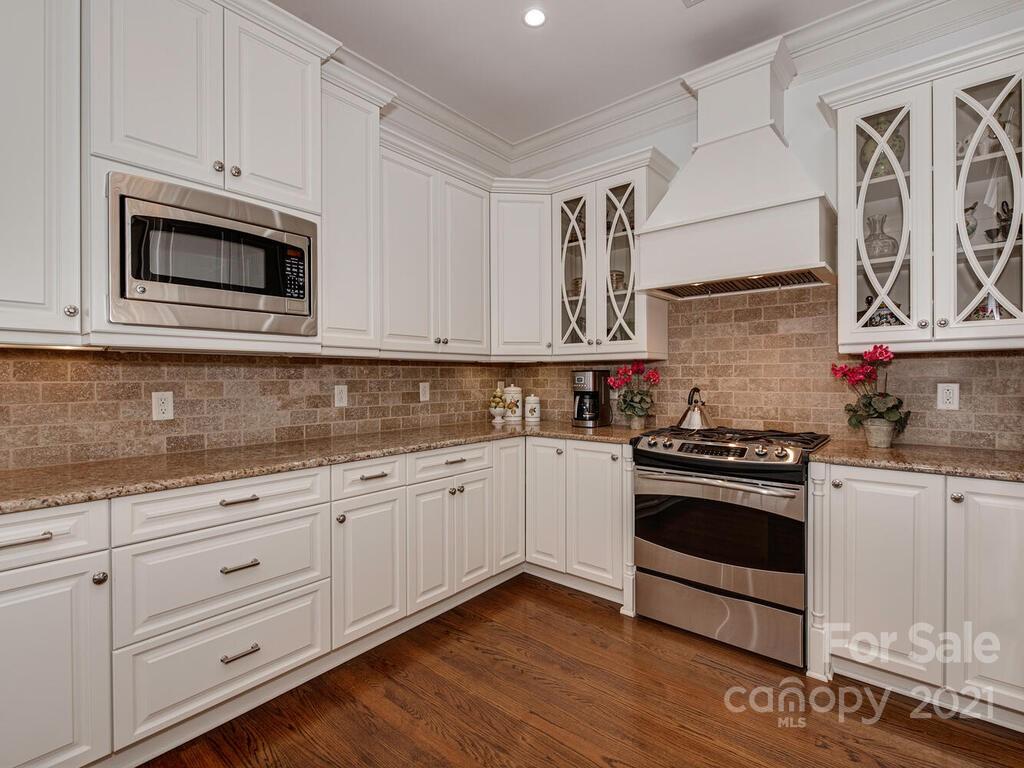 2823 Providence Road, Unit 256 Charlotte, NC 28211 - Photo 18 of 34 Gallery Image 18
