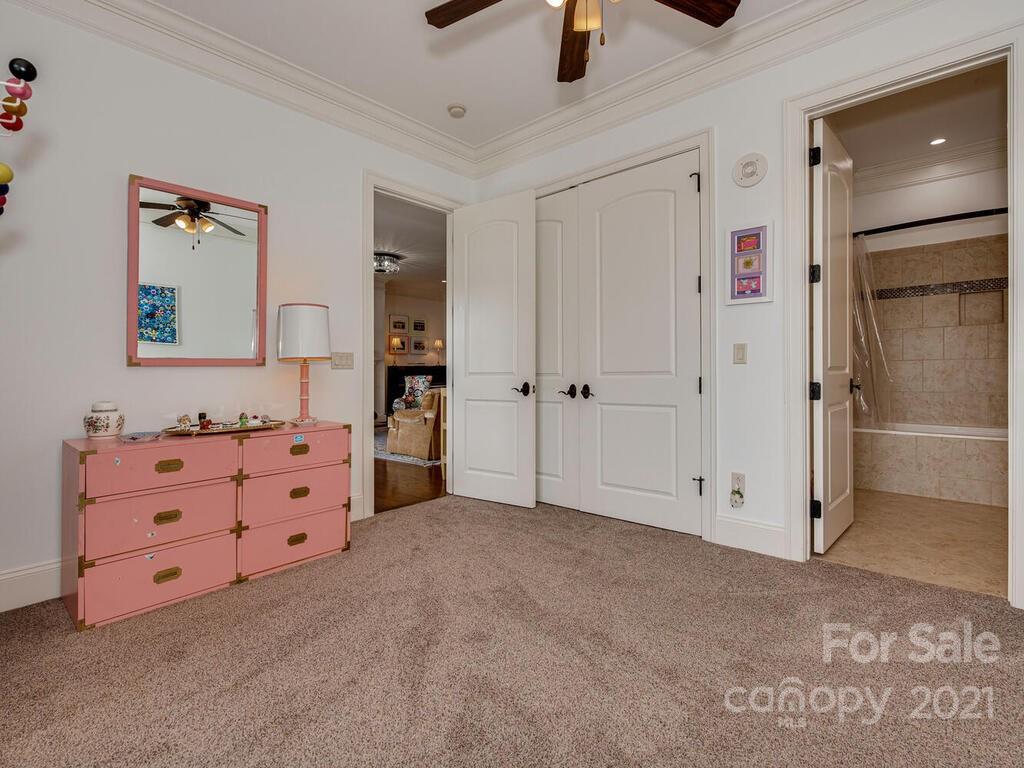 2823 Providence Road, Unit 256 Charlotte, NC 28211 - Photo 24 of 34 Gallery Image 24