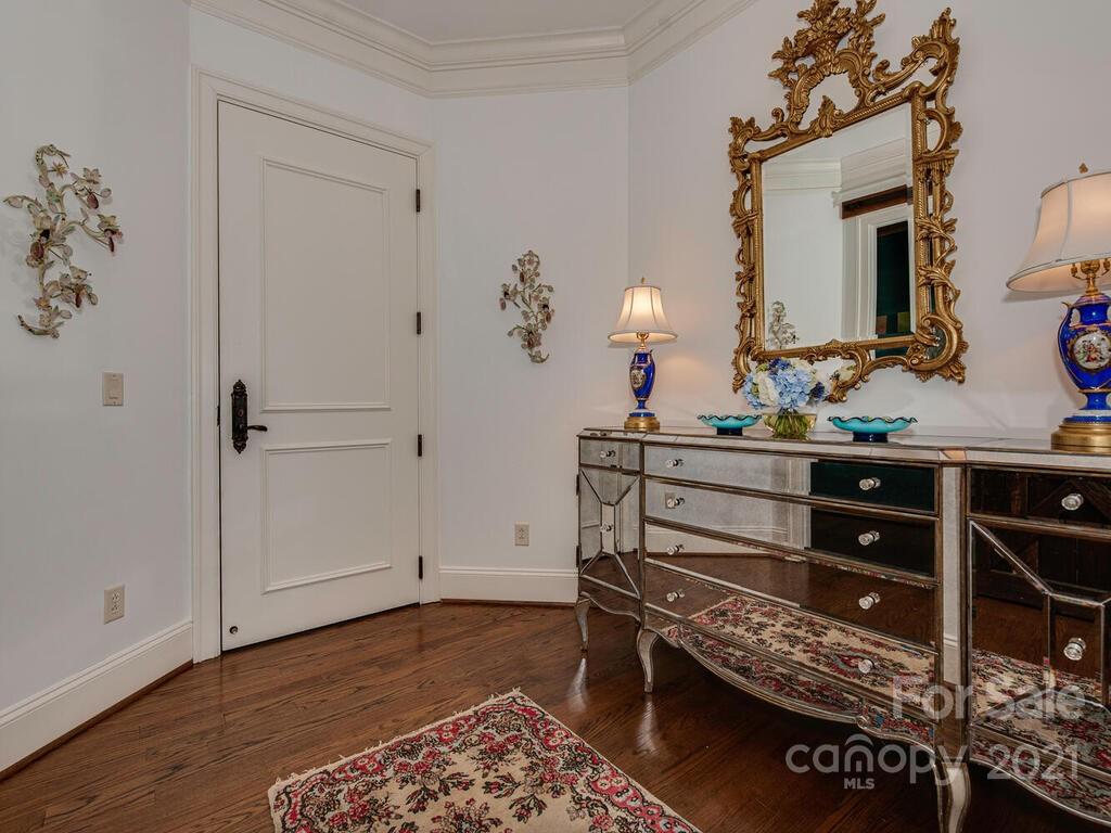 2823 Providence Road, Unit 256 Charlotte, NC 28211 - Photo 4 of 34 Gallery Image 4