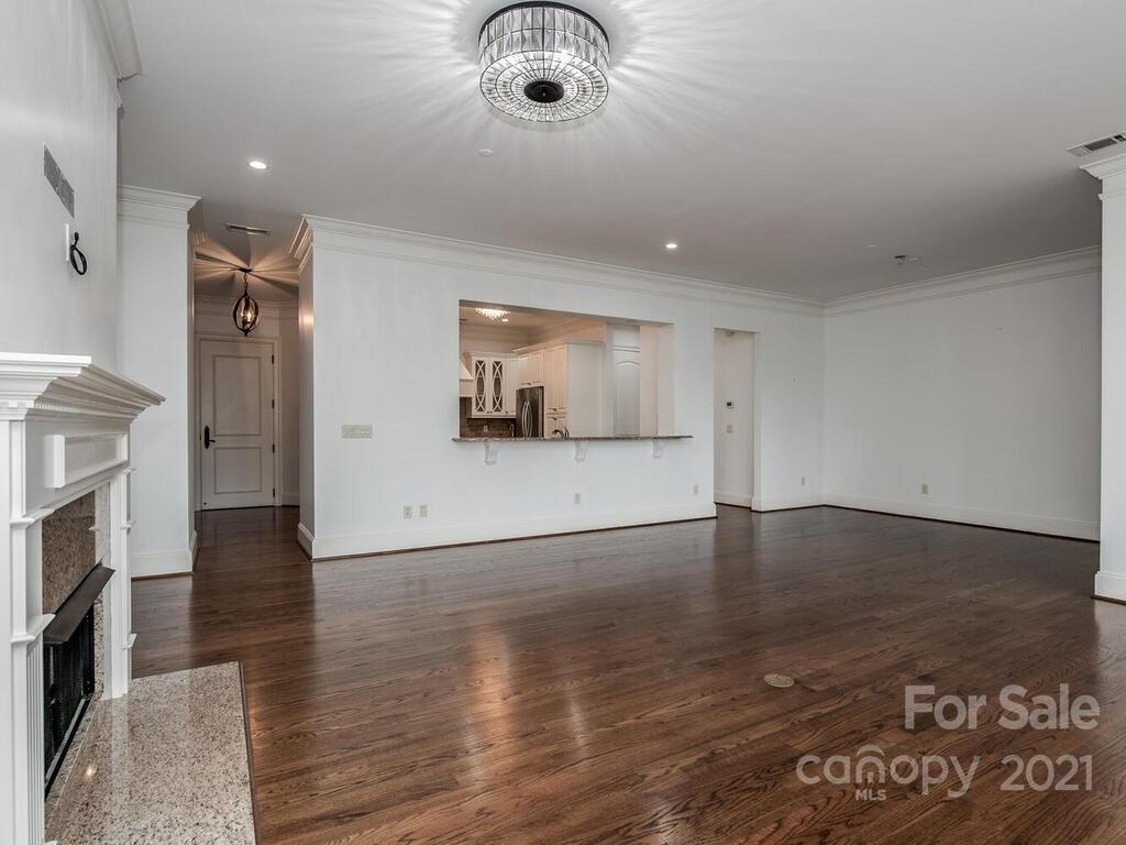 2823 Providence Road, Unit 256 Charlotte, NC 28211 - Photo 8 of 34 Gallery Image 8