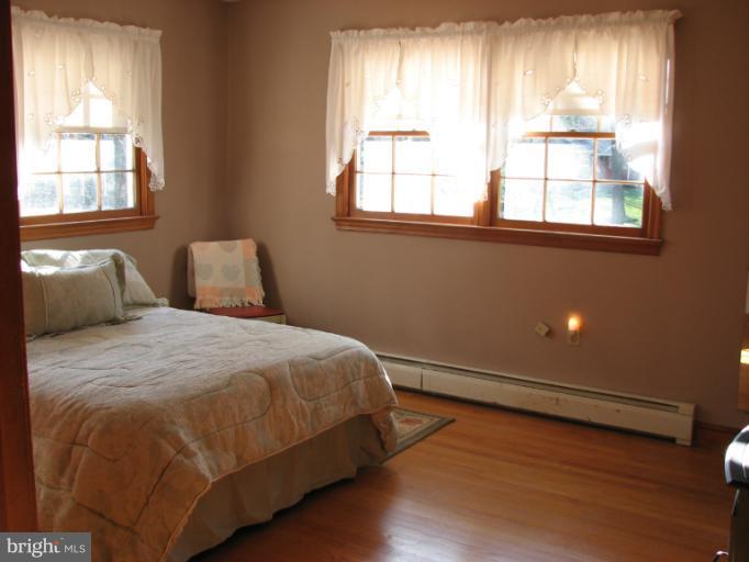 14709 Harold Road Silver Spring, MD 20905 - Photo 4 of 12 Bath (Master)
