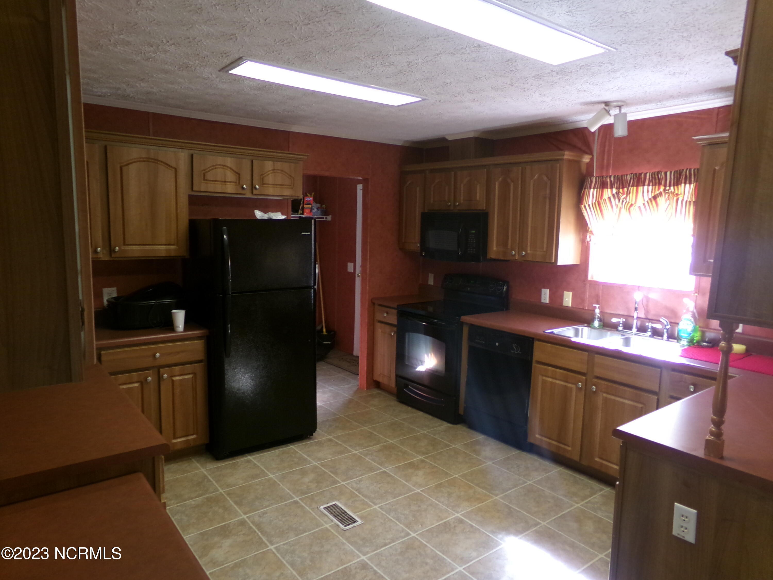 945 Joe Piver Road Chadbourn, NC 28431 - Photo 5 of 16 139_0227
