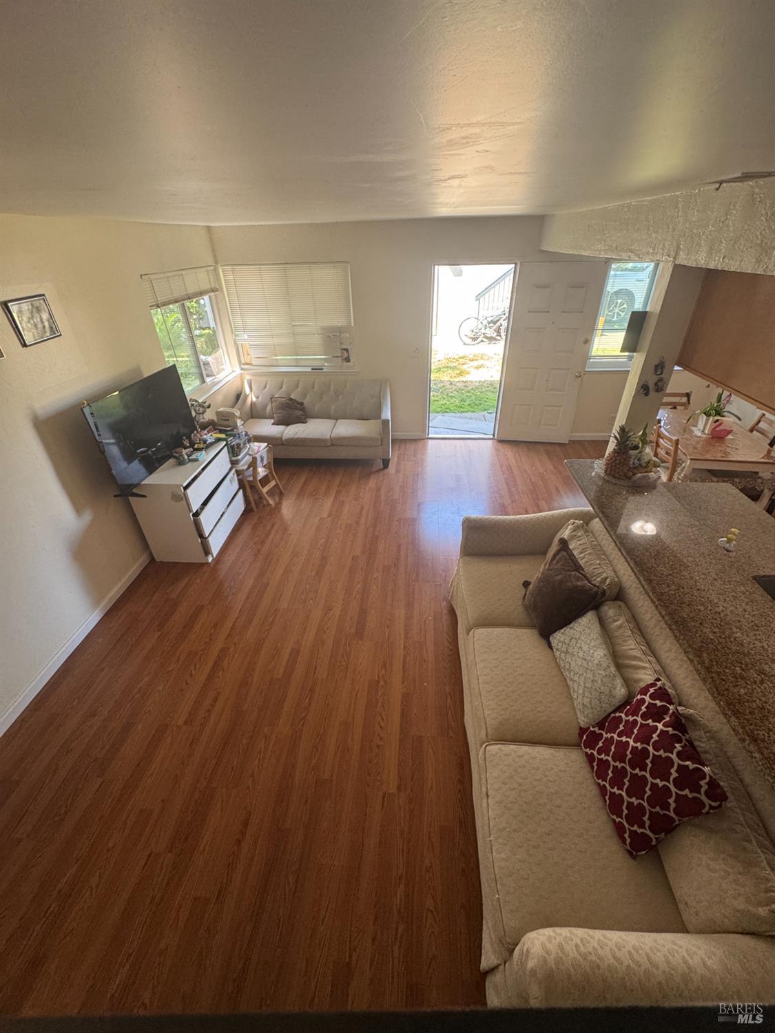 327 Bahia Lane San Rafael, CA 94901 - Photo 6 of 30