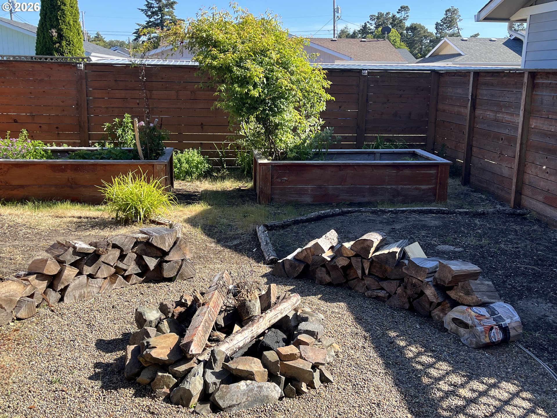 1640 19th Street Florence, OR 97439 - Photo 10 of 25 Backyard
