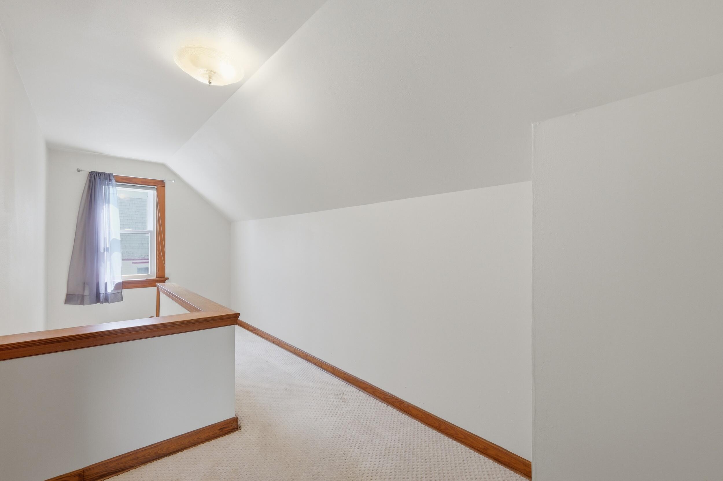 418 East Racine Street Jefferson, WI 53549 - Photo 14 of 34 Upstairs hall