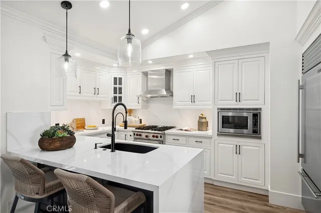 $2,895,000 | 990 Bayside Cove, Unit 609, Newport Beach, CA 92660