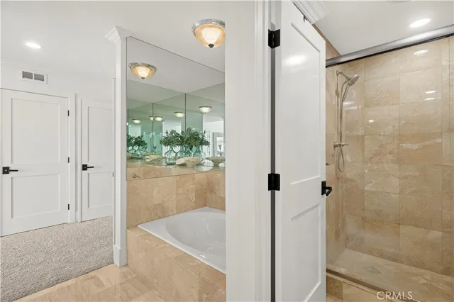 $2,895,000 | 990 Bayside Cove, Unit 609, Newport Beach, CA 92660